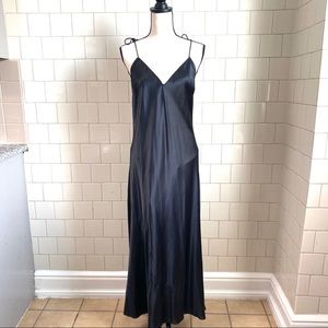 🆕 Victoria’s Secret long satin slip NWT
